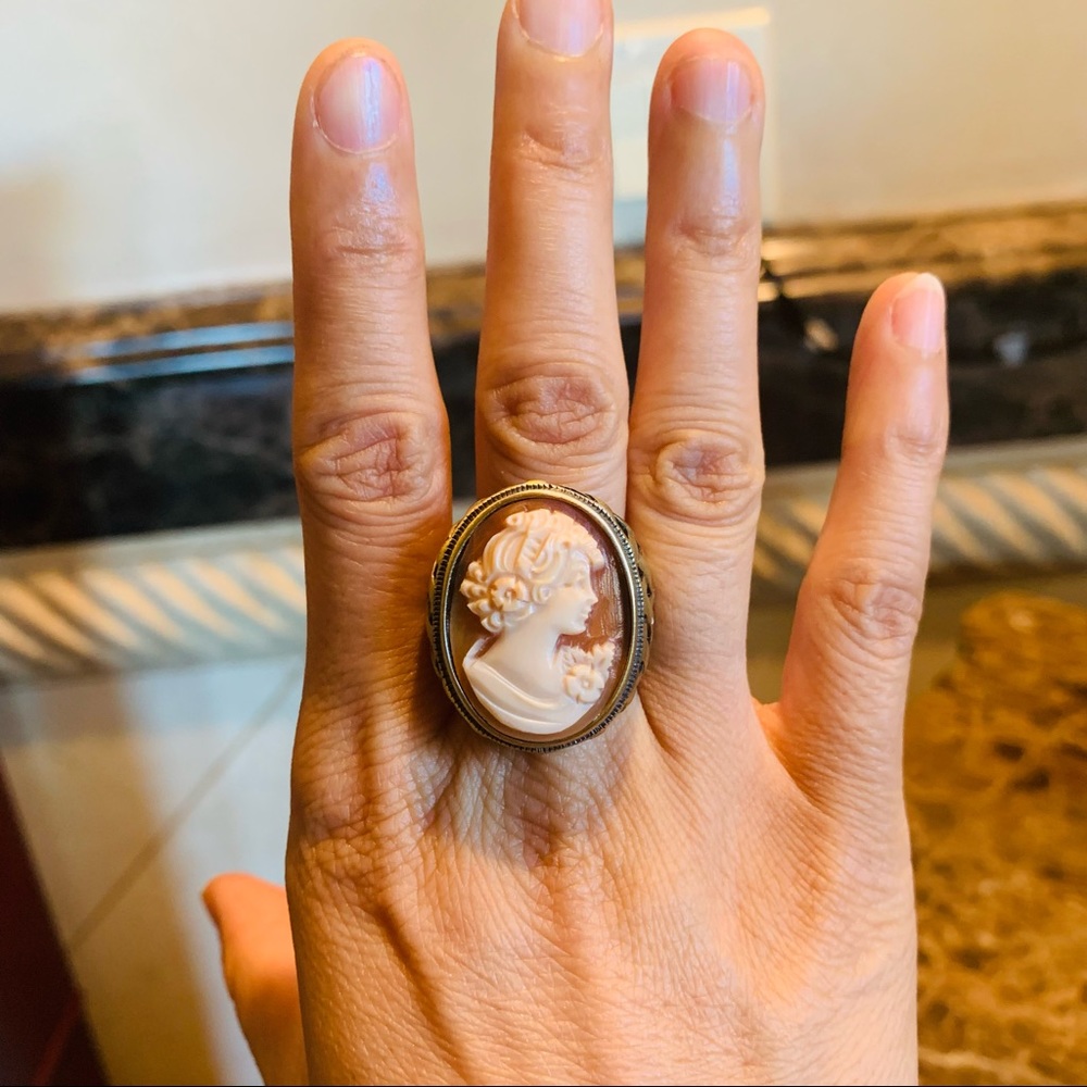 Vintage Victorian stamped Amedeo Cameo ring
